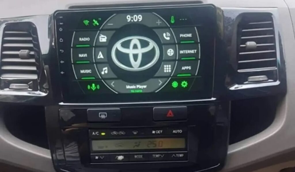 why does my radio keep turning off and on